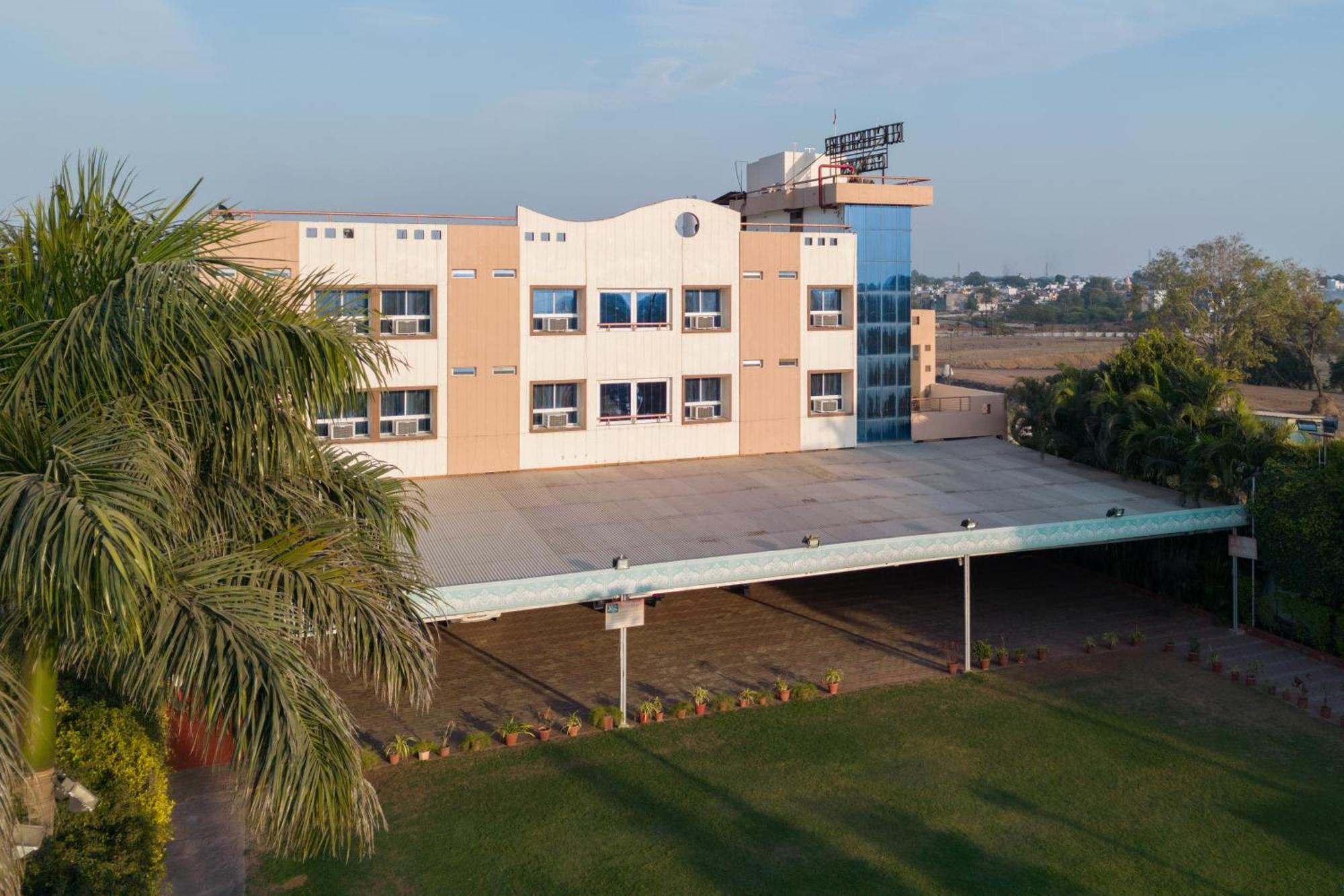 Ruchishree Garden Hotel Ujjain Ngoại thất bức ảnh
