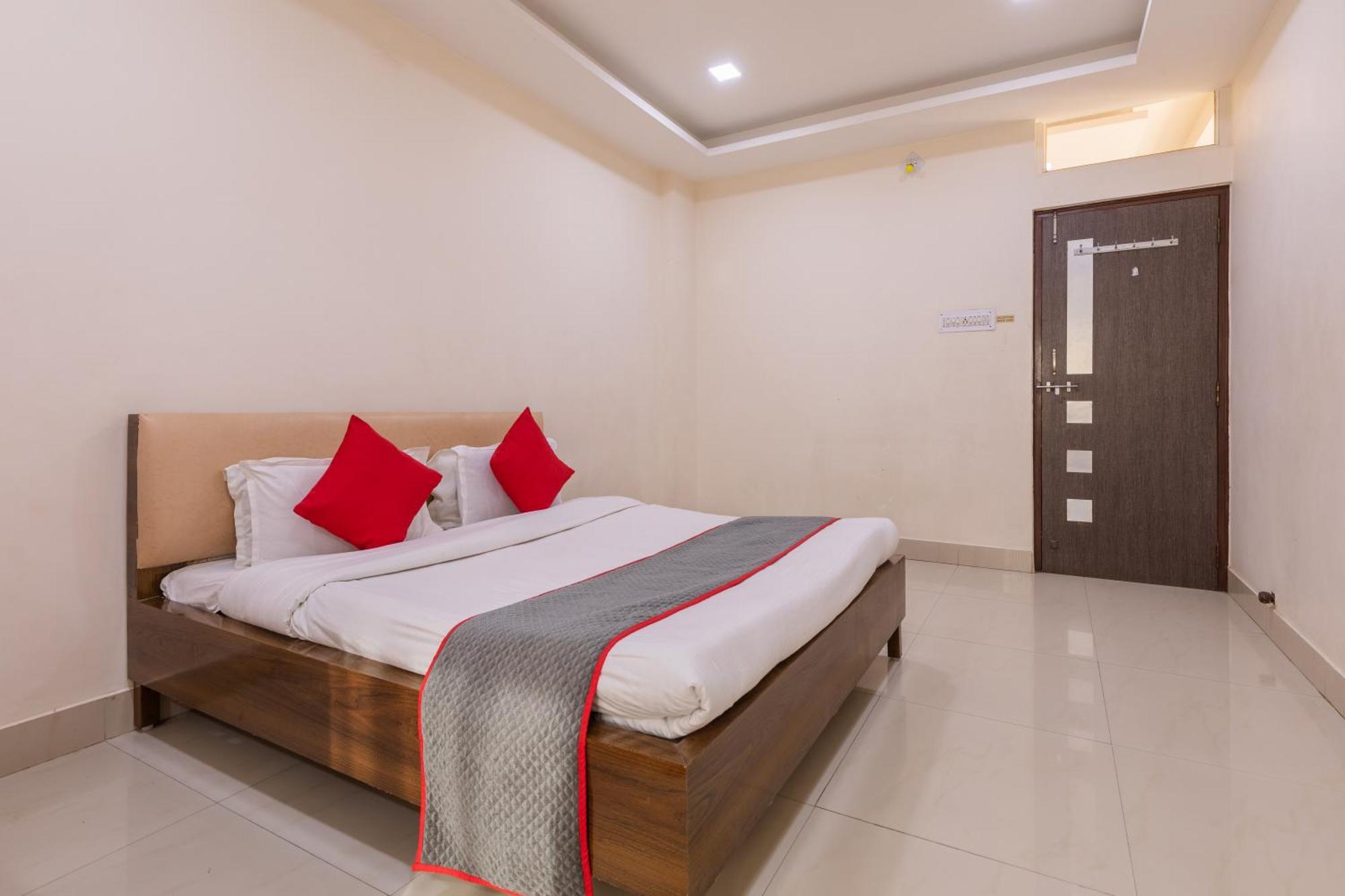 Ruchishree Garden Hotel Ujjain Ngoại thất bức ảnh