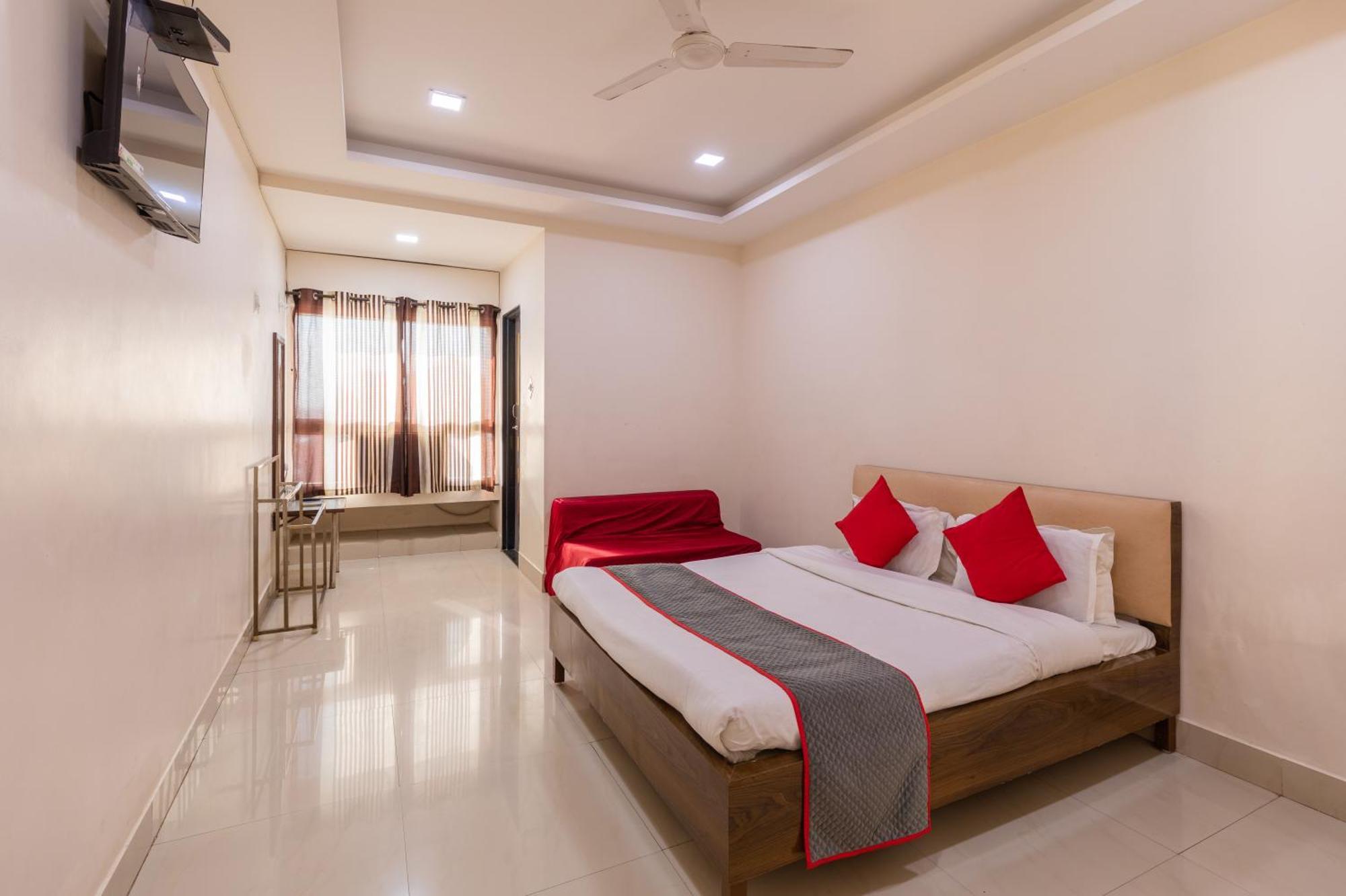 Ruchishree Garden Hotel Ujjain Ngoại thất bức ảnh